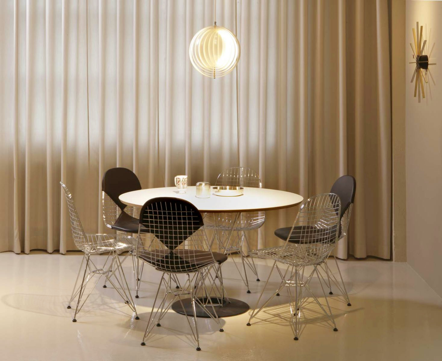 开云（中国） - 坐具|餐椅|办公家具|设计师家具|伊姆斯金属线椅